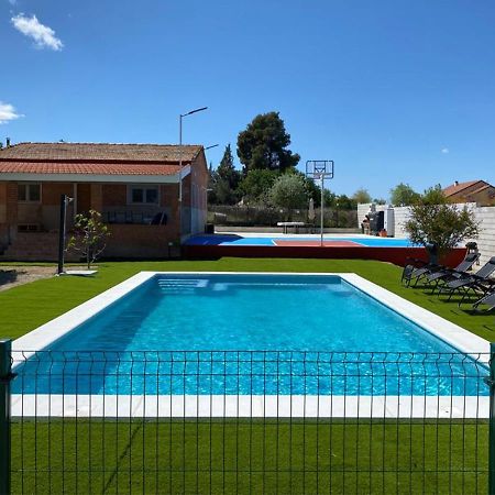 Casa Con Piscina, Villa Alarilla Fuentiduena de Tajo Exterior photo